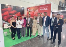 A group photo of the companies Cuna de Platero, Fresh Huelva and Freson de Palos.