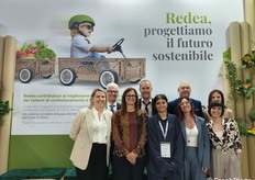 Group photo at the CPR System stand. Third from left is director Monica Artosi. In the first four months of 2025 alone, CPR System recorded a +5% growth in Redea crate movements compared to the same period in 2024, confirming the solidity and dynamism of the system.The Redea crate represents one of the most advanced innovations of the CPR System: it is designed to be reusable at all times. At the end of the cycle, the Redea crate is regranulated and reprinted to create a new crate.