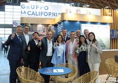 Cheerful and smiling, the team of Gruppo La California, operating within the Agri-food Center of Naples-CAAN and throughout the national territory.