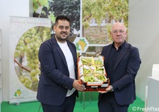 Paolo Spata and Emanuele Bellassai representing the Sicilian company La Bella Assai, which has been present in the Mazzarrone area for over thirty years. "We specialise in the production of different types of table grapes.